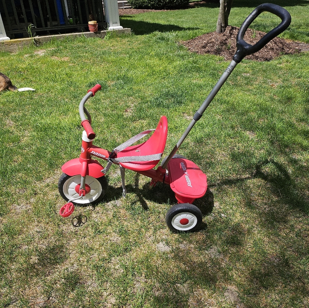 Radio Flyer "Stroll & Trike" Tricycle